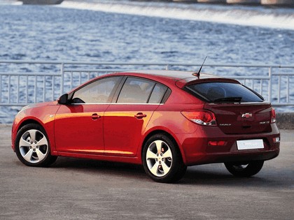 2011 Chevrolet Cruze hatchback 3