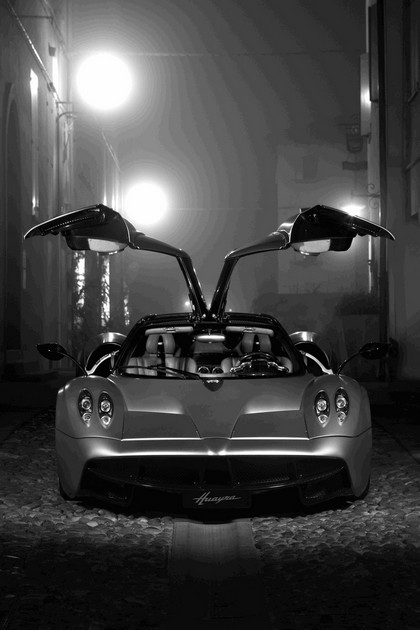 2011 Pagani Huayra 28