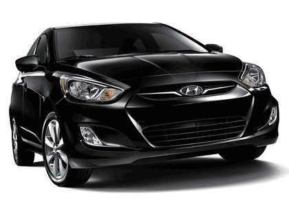 2011 Hyundai Accent sedan 5