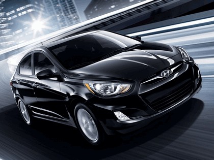 2011 Hyundai Accent sedan 6