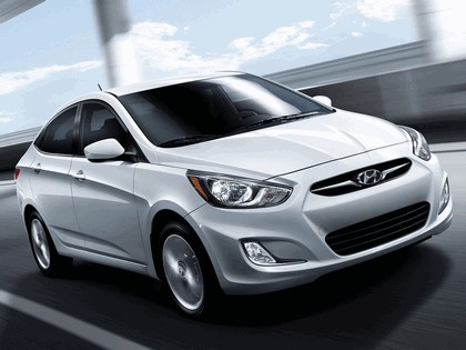 2011 Hyundai Accent sedan 7