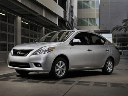 2011 Nissan Versa 2