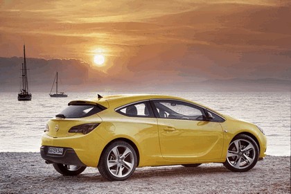 2011 Opel Astra GTC 3