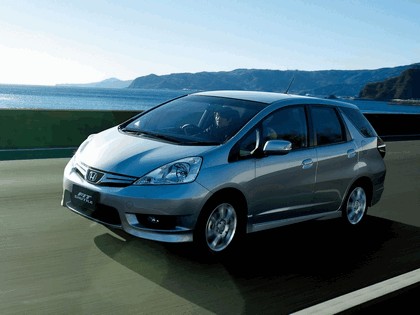 2011 Honda Fit Shuttle 3