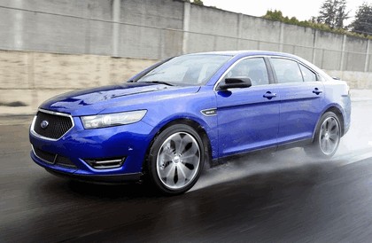 2013 Ford Taurus SHO 23