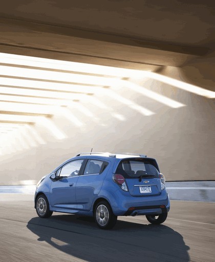 2013 Chevrolet Spark 9