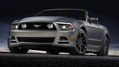 2013 Ford Mustang GT convertible 5