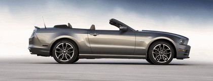 2013 Ford Mustang GT convertible 7