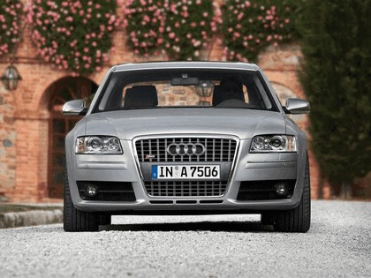 2006 Audi S8 2