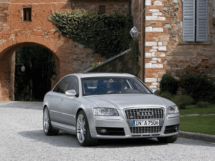 2006 Audi S8 5