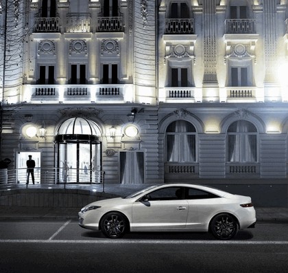 2012 Renault Laguna coupé - Monaco GP edition 14