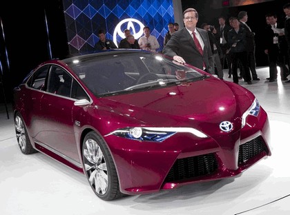 2012 Toyota NS4 Plug-in Hybrid concept 25