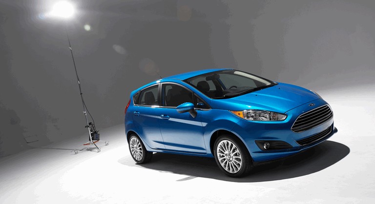 2014 Ford Fiesta 5-door - USA version 366828