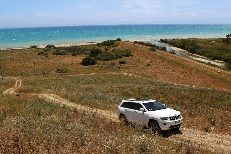 2013 Jeep Grand Cherokee Overland - Europe version 385201