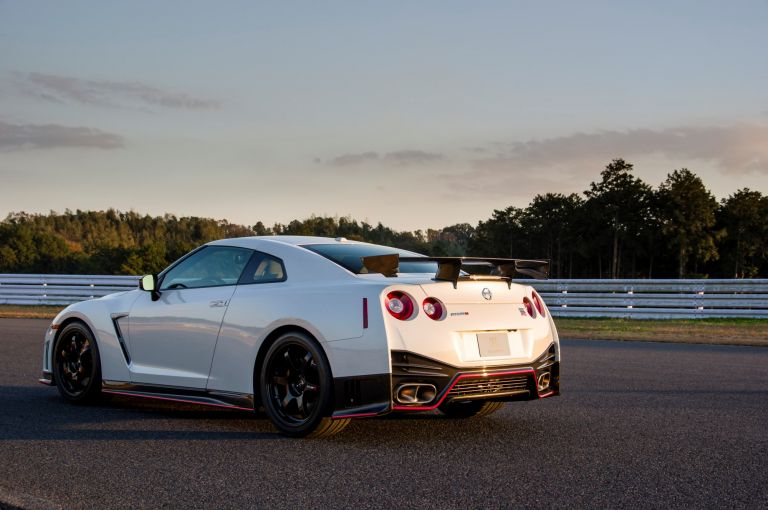 14 Nissan Gt R R35 Nismo Best Quality Free High Resolution Car Images Mad4wheels