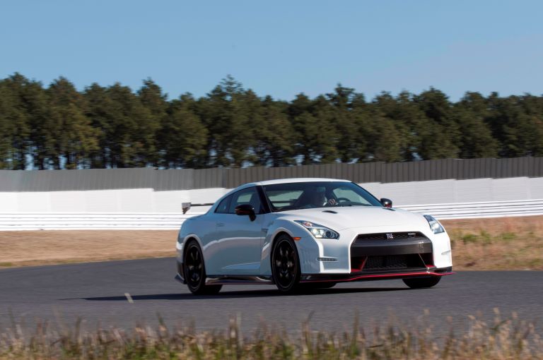 14 Nissan Gt R R35 Nismo Best Quality Free High Resolution Car Images Mad4wheels