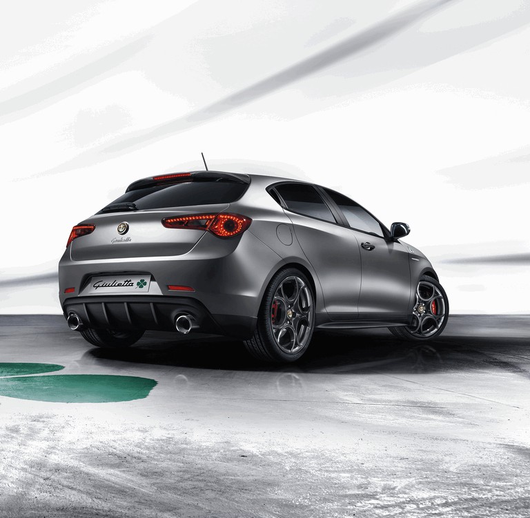 2014 Alfa Romeo Giulietta Quadrifoglio Verde - Free High Resolution Car Images