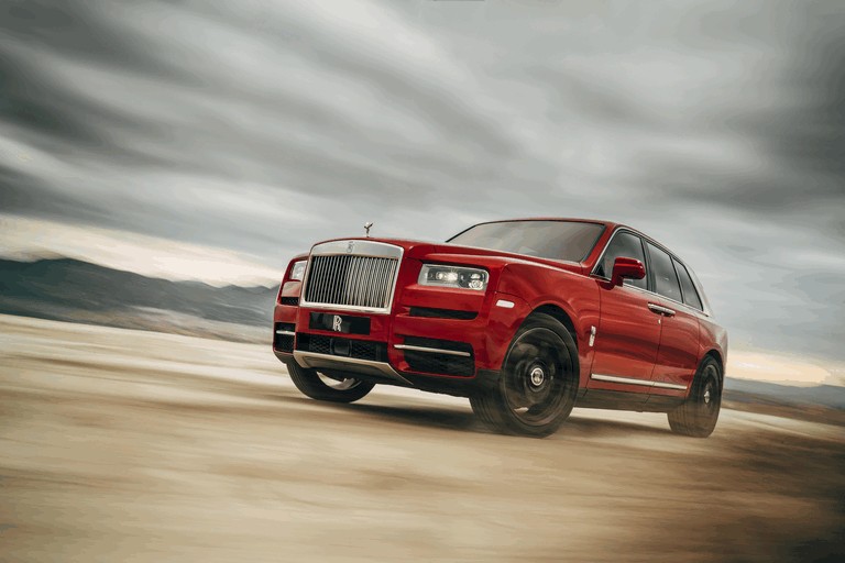 4x4 rolls royce cullinan hi-res stock photography and images - Alamy