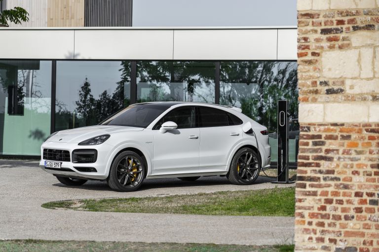 2020 Porsche Cayenne Turbo S E-Hybrid coupé 556066