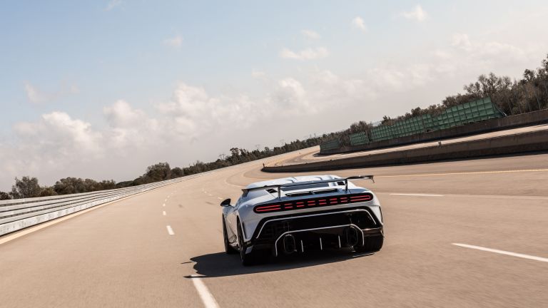 Bugatti Chiron Pur Sport and Super Sport 300+ Are a Yin and Yang