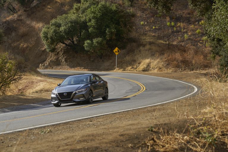 2020 Nissan Sentra SR 572776