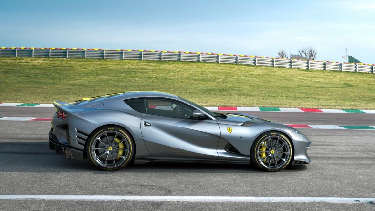 2021 Ferrari 812 Competizione 630635