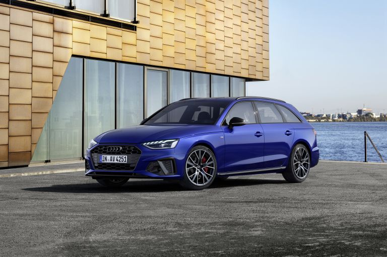 2022 Audi A4 Avant S line competition plus high resolution car images