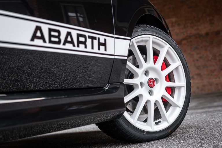 2021 Abarth 695 Esseesse 637111