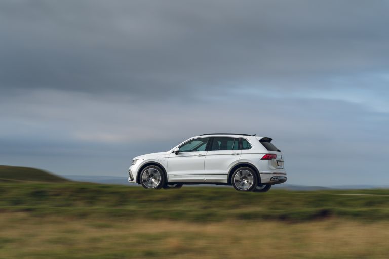 2021 Volkswagen Tiguan R-Line eHybrid - UK version 648666