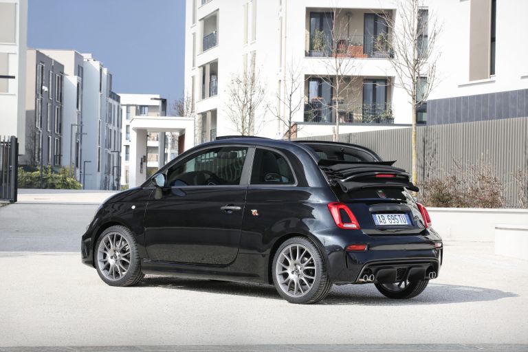 2022 Abarth 695 Turismo 666372