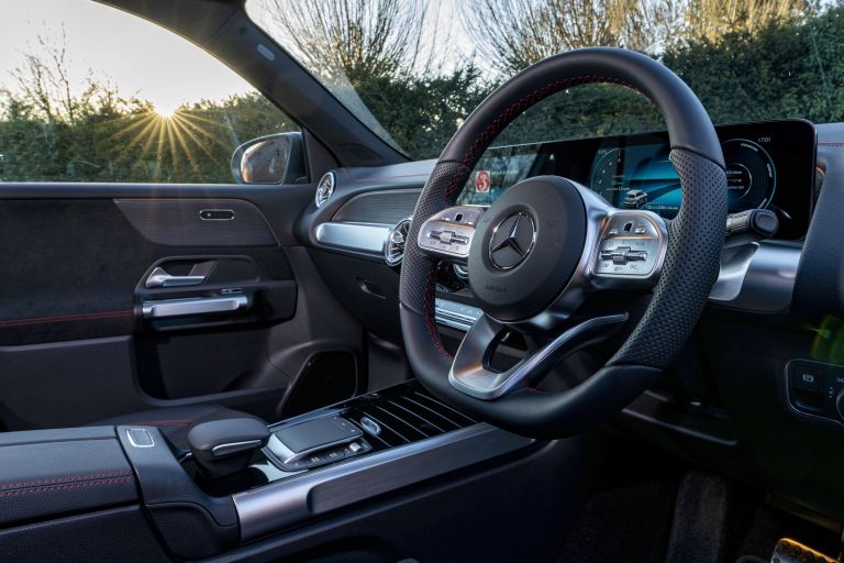 2022 Mercedes-Benz EQB 300 4Matic - UK version 666952