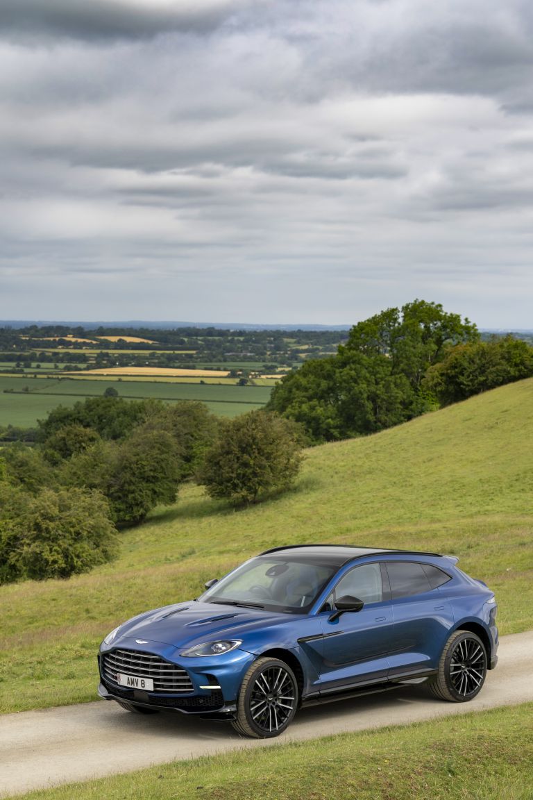 2022 Aston Martin DBX707 - UK version 686175