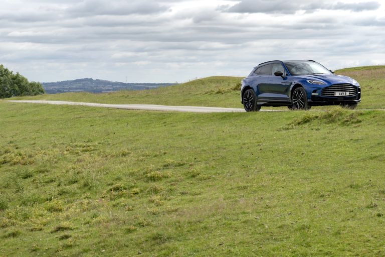 2022 Aston Martin DBX707 - UK version 686179