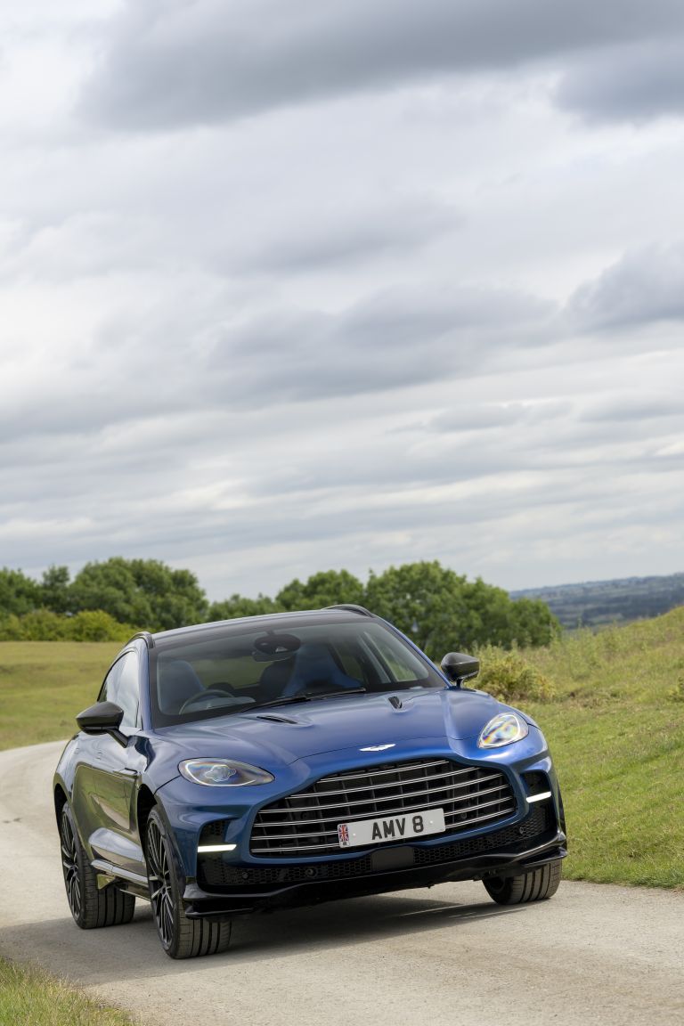 2022 Aston Martin DBX707 - UK version 686192