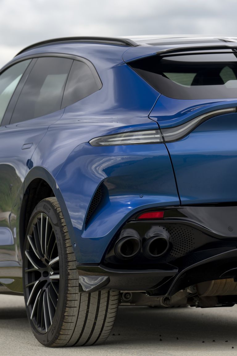 2022 Aston Martin DBX707 - UK version 686200