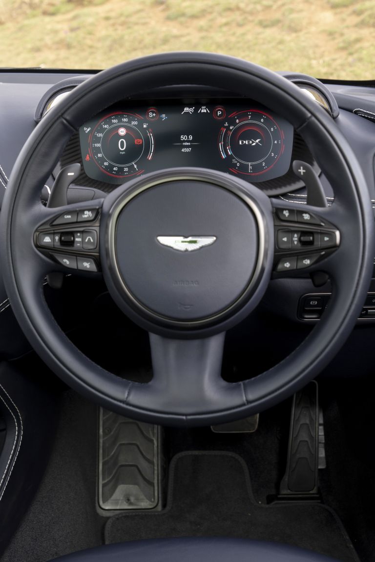 2022 Aston Martin DBX707 - UK version 686212