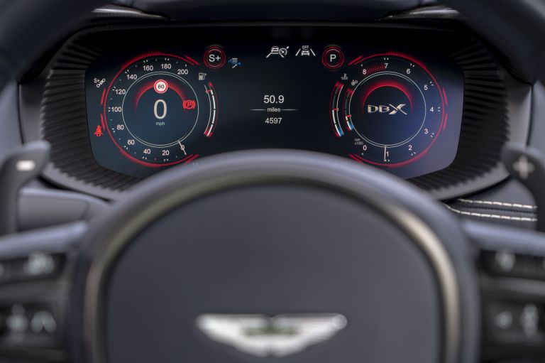 2022 Aston Martin DBX707 - UK version 686214