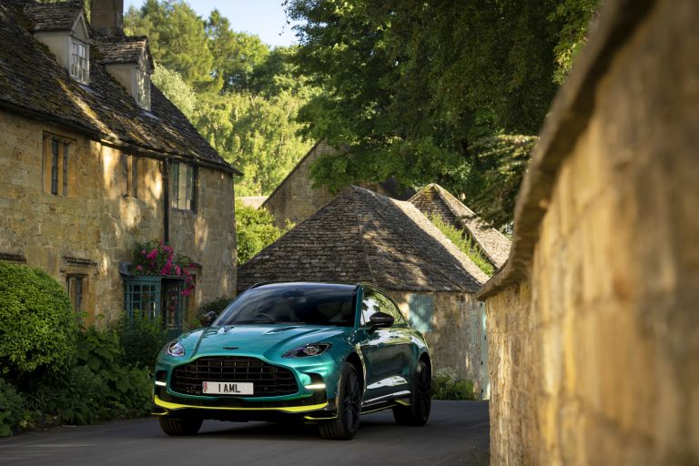 2022 Aston Martin DBX707 Q 2022 F1 Green 686336