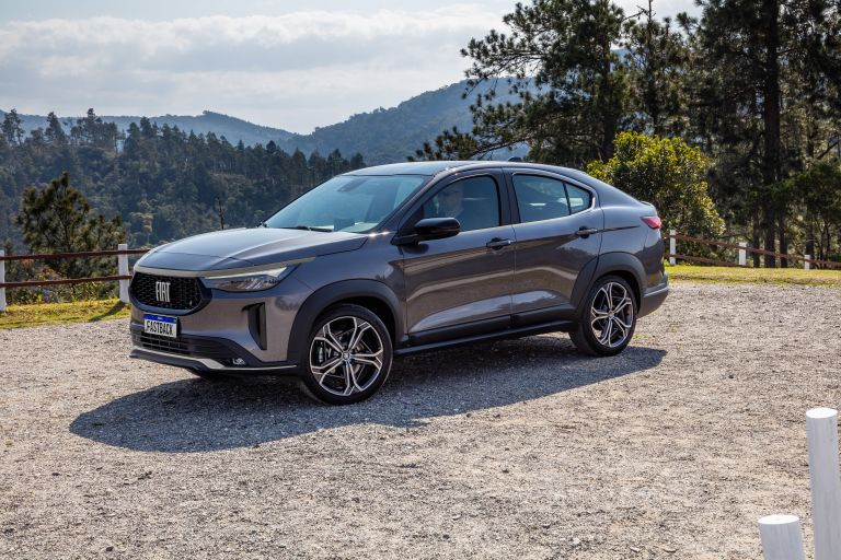 FIAT FASTBACK TURBO 200 AT - O NOVO FASTBACK DE ENTRADA 