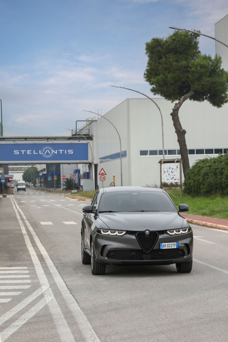 2023 Alfa Romeo Tonale Plug-In Hybrid Q4 697049