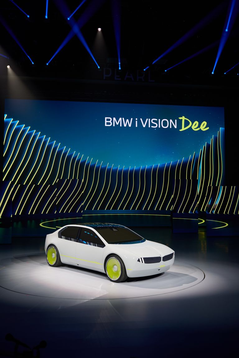 2023 BMW i Vision Dee concept 701480