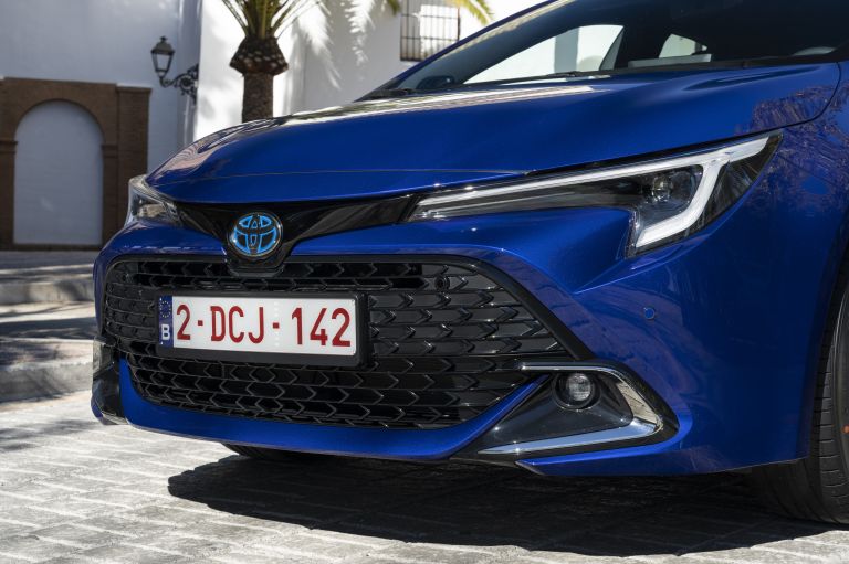 2023 Toyota Corolla hatchback 708505