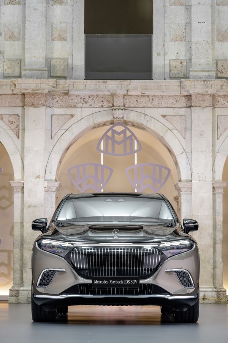 2024 Mercedes-Maybach EQS SUV 718689