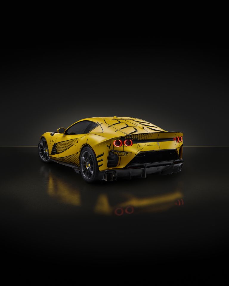 2023 Ferrari 812 Competizione Tailor Made 732421