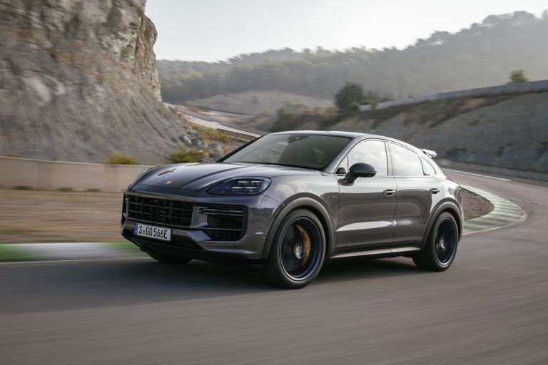 2024 Porsche Cayenne Turbo EHybrid Coupé with GT Package 742633