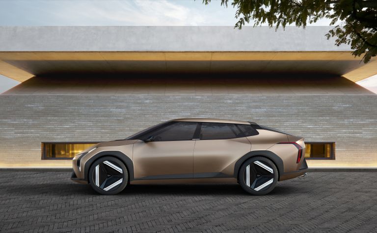 2023 Kia EV4 concept 739985