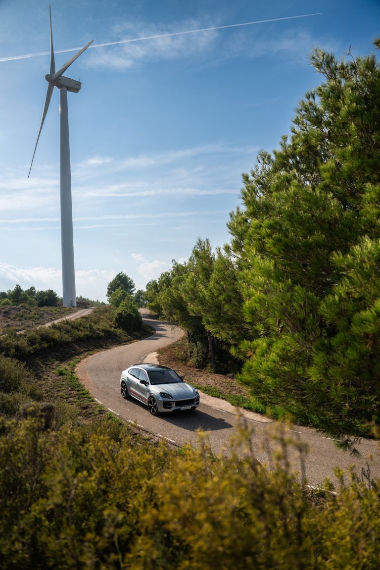 2024 Porsche Cayenne Turbo E-Hybrid coupé 742760