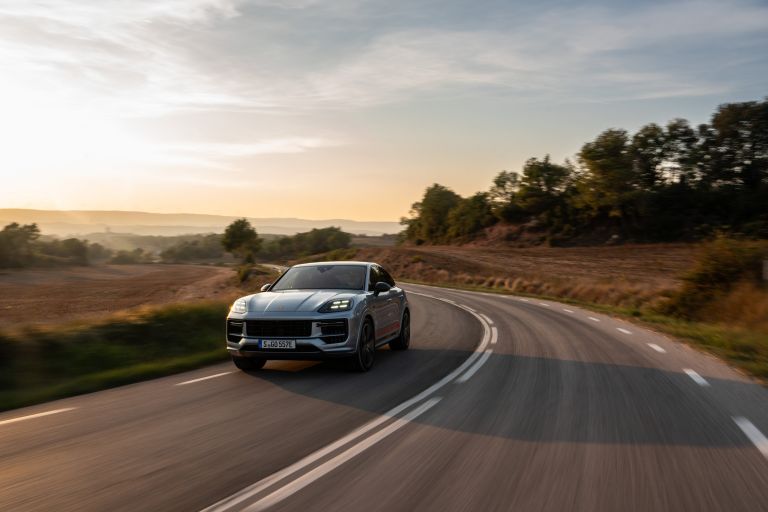 2024 Porsche Cayenne Turbo E-Hybrid coupé 742769