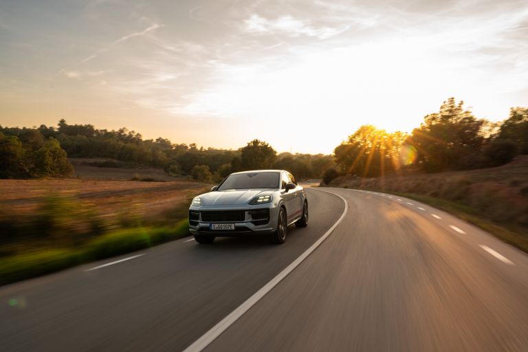 2024 Porsche Cayenne Turbo E-Hybrid coupé 742772