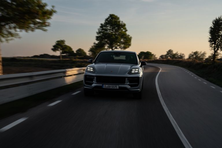 2024 Porsche Cayenne Turbo E-Hybrid coupé 742773